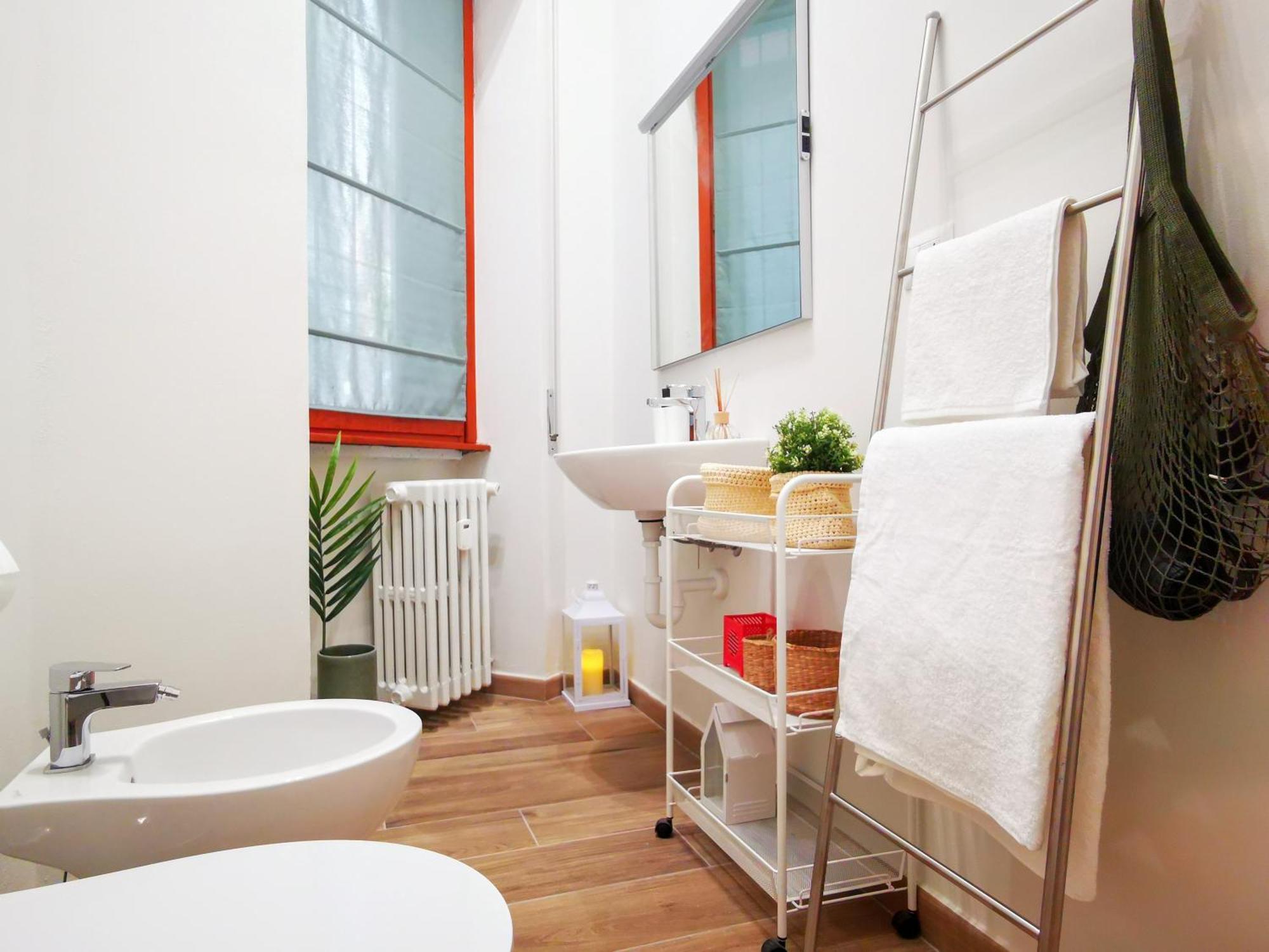 Spacious Apartment 50 Meters From The Metro Милан Номер фото