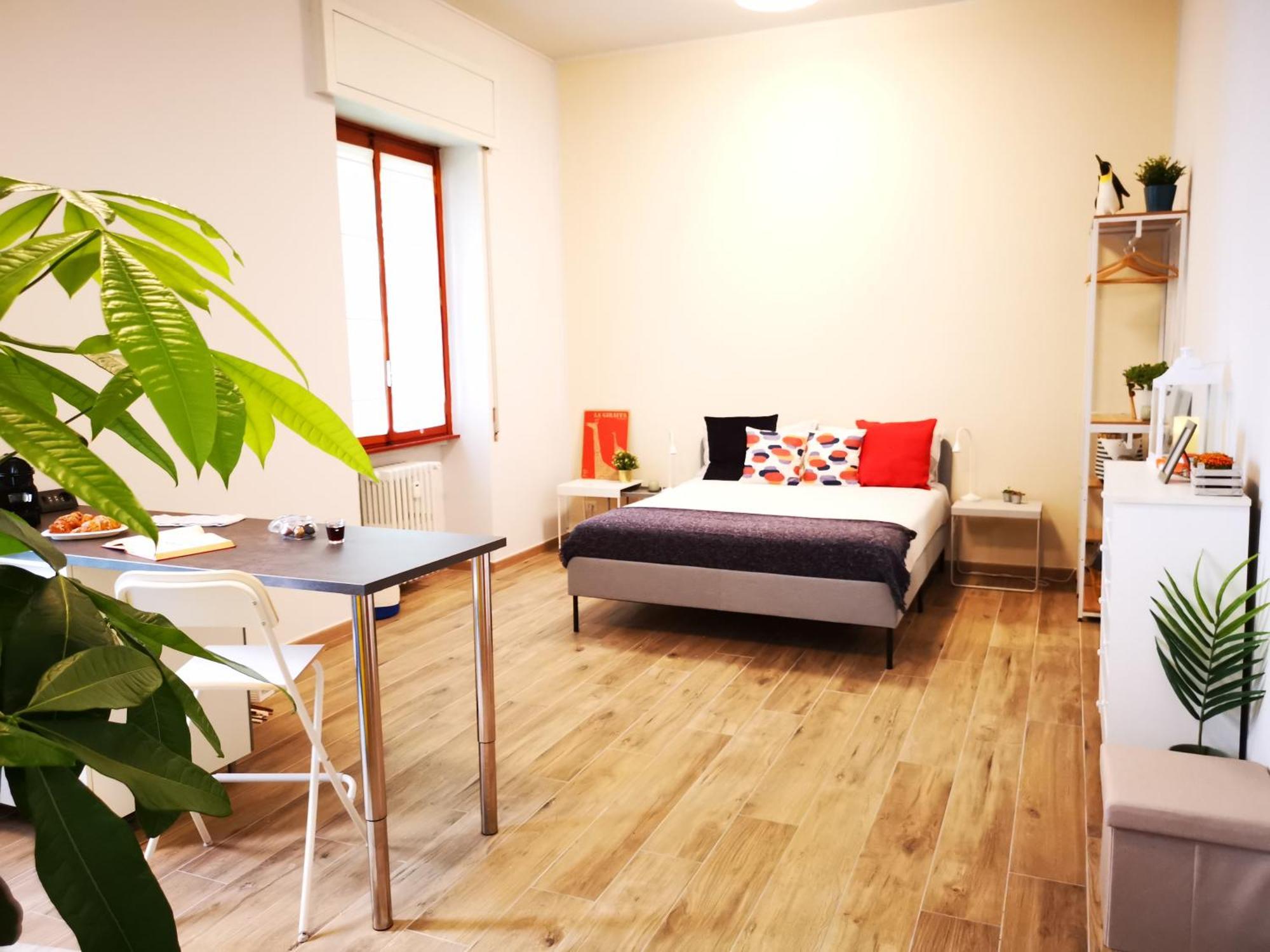 Spacious Apartment 50 Meters From The Metro Милан Номер фото